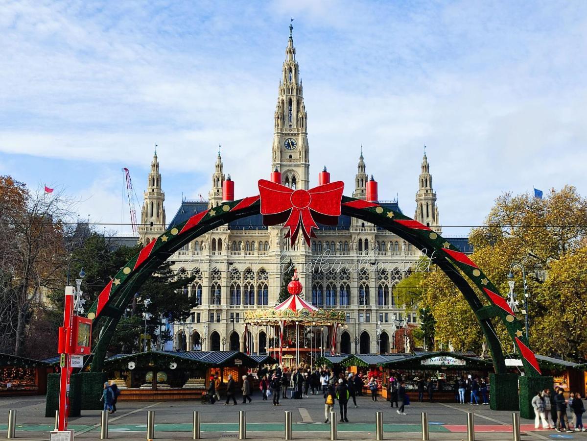 Center ! 2 Stops From The City Center! Wina Bagian luar foto